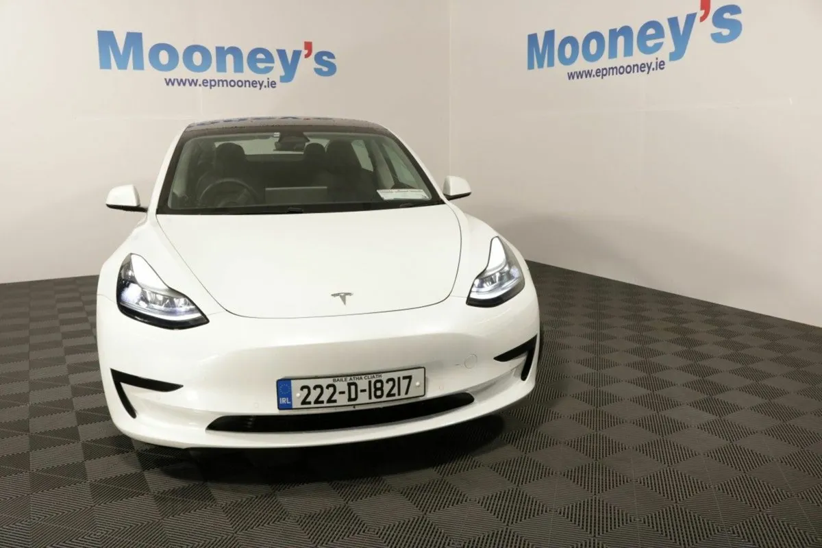 Tesla Model 3 RWD - Image 2