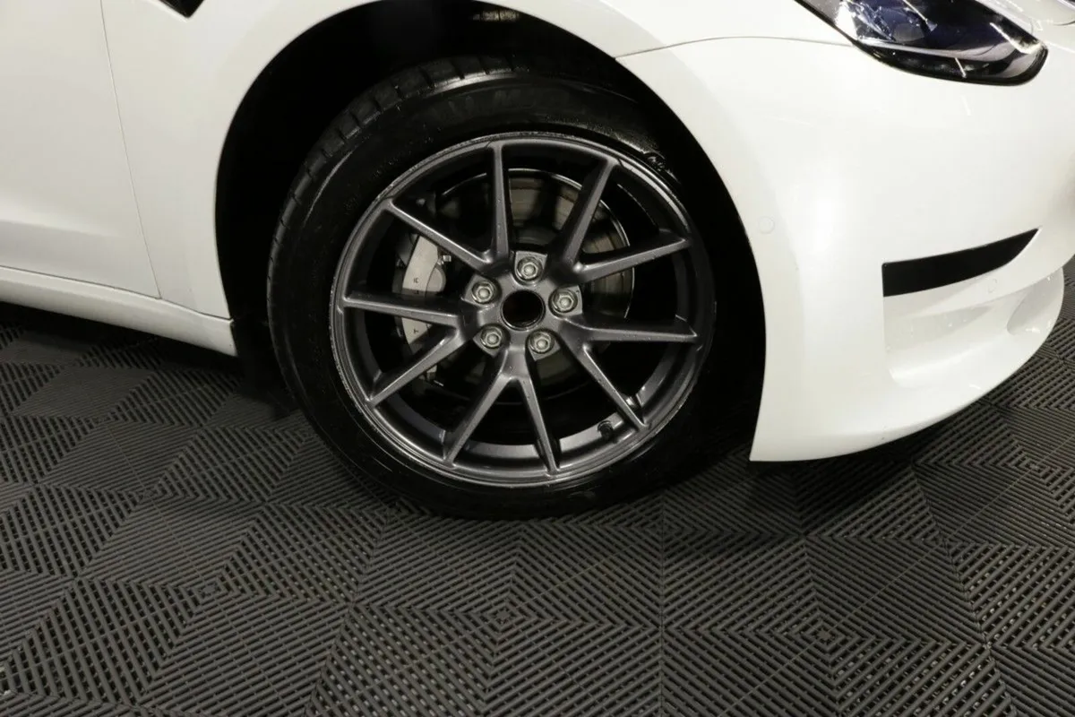 Tesla Model 3 RWD - Image 3