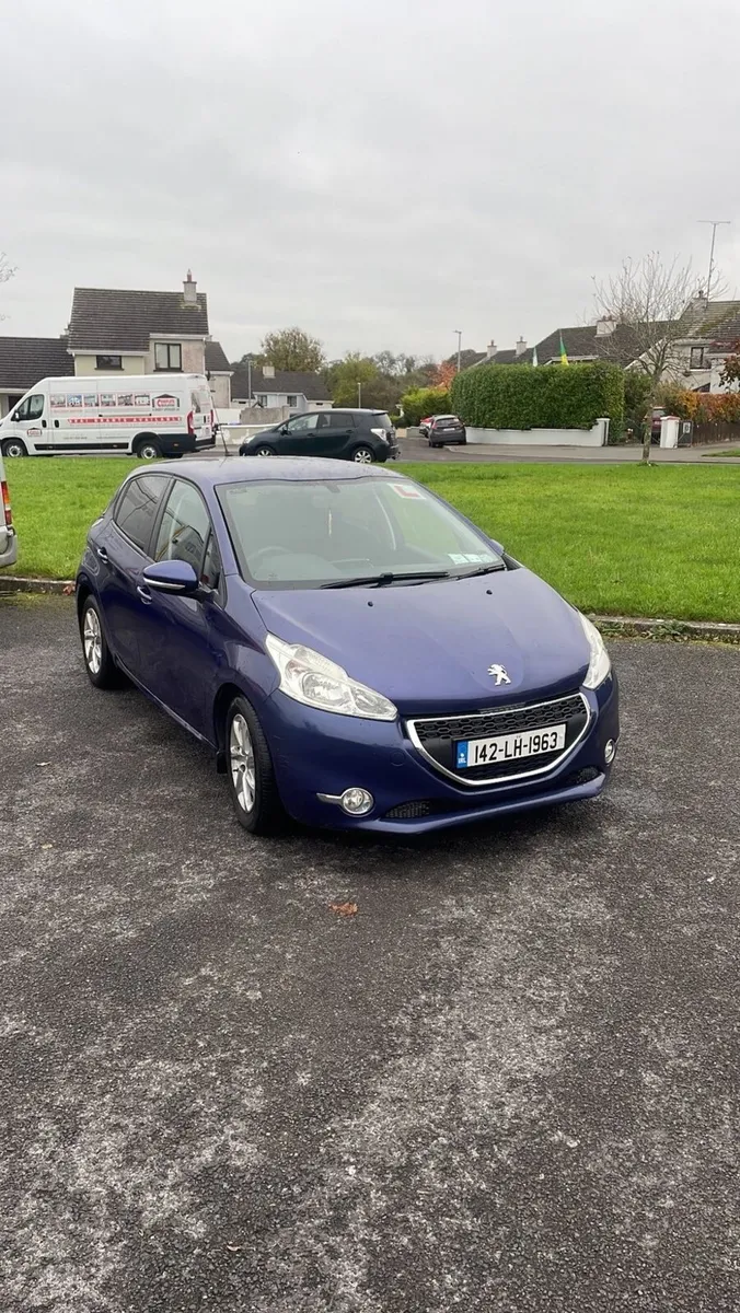 peugeot 208 - Image 2