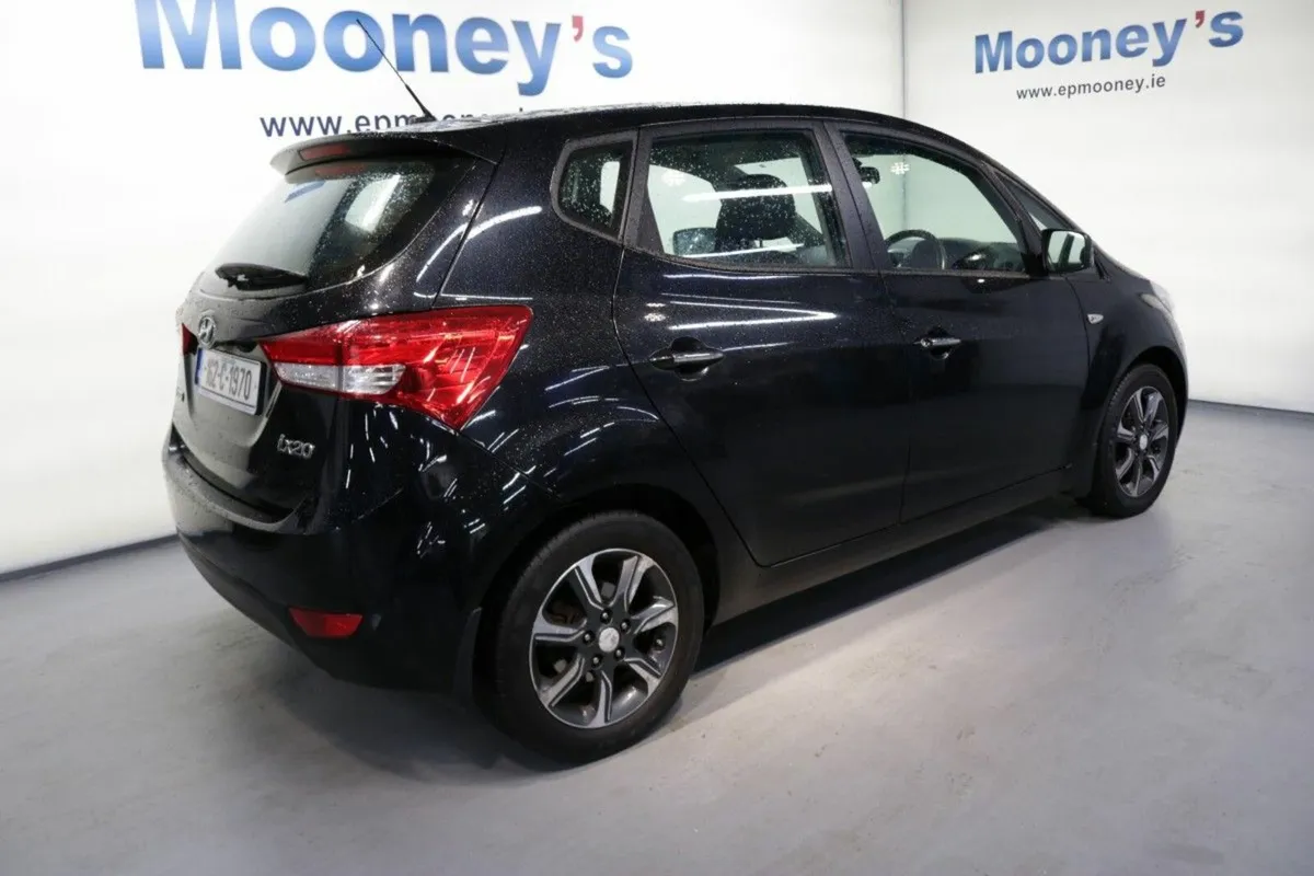 Hyundai ix20 DELUXE 1.4L PETROL HATCHBACK - Image 3