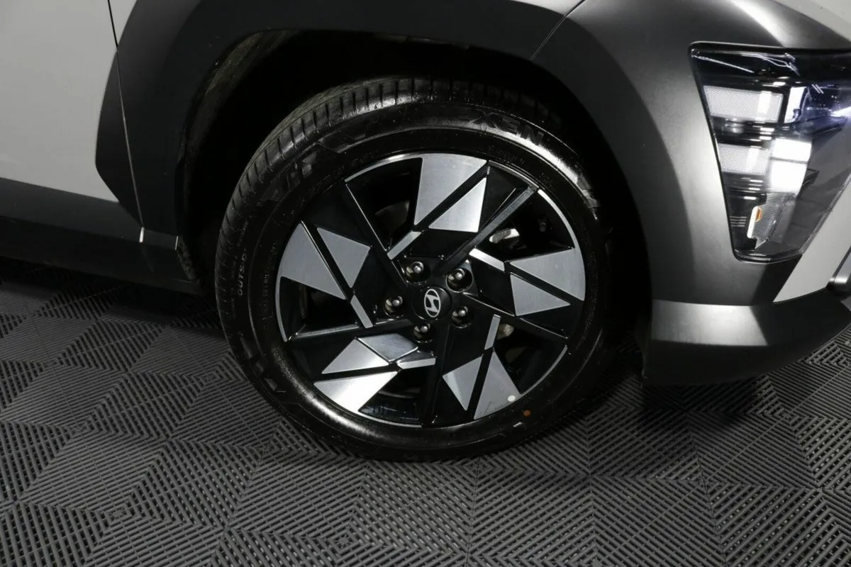 Hyundai KONA HYBRID ELEGANCE - EX DEMO - 1.6L PETR - Image 3