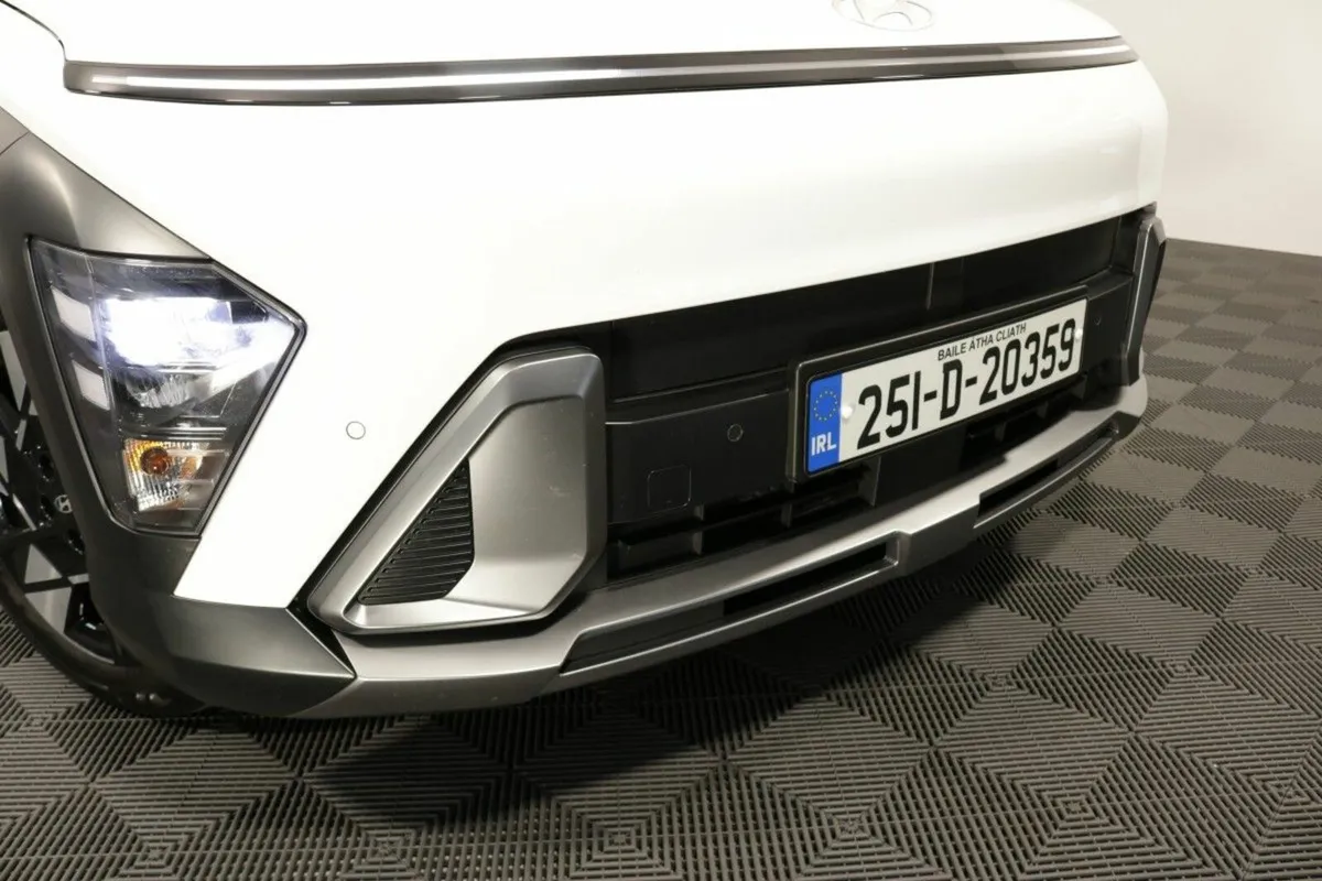 Hyundai KONA HYBRID ELEGANCE - EX DEMO - 1.6L PETR - Image 3