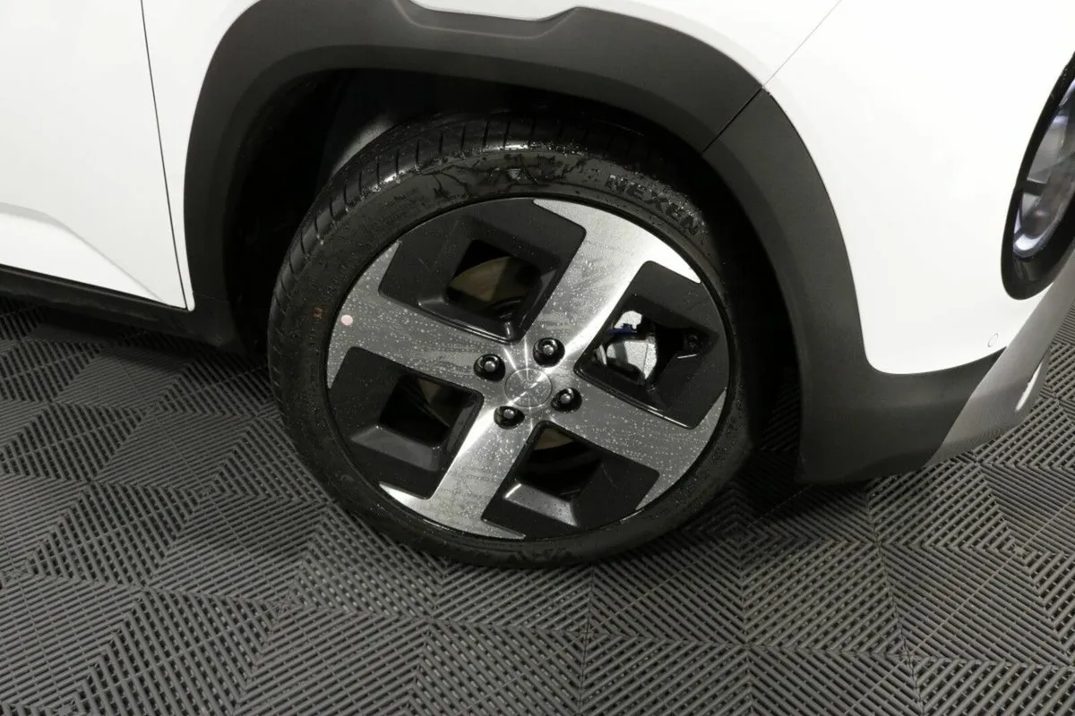 Hyundai INSTER COMMERCIAL - ELEGANCE SPEC 49 kWh E - Image 4