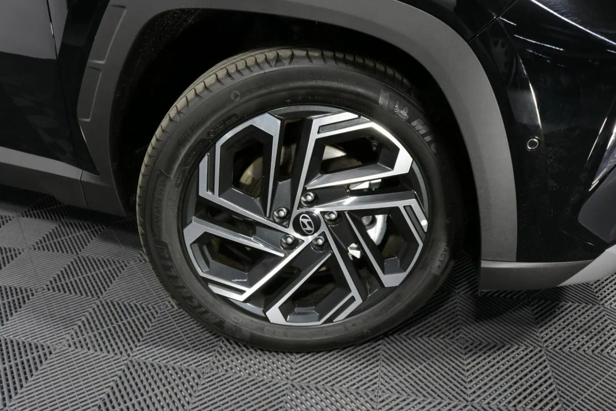Hyundai Tucson PHEV - PLATINUM 2WD - NEW 261 ORDER - Image 4