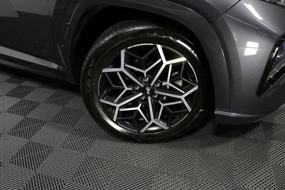 Hyundai Tucson N LINE PLUG IN HYBRID 4WD 1.6L PETR - Image 4