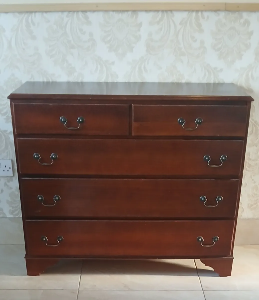 Chest of drawers - Image 1