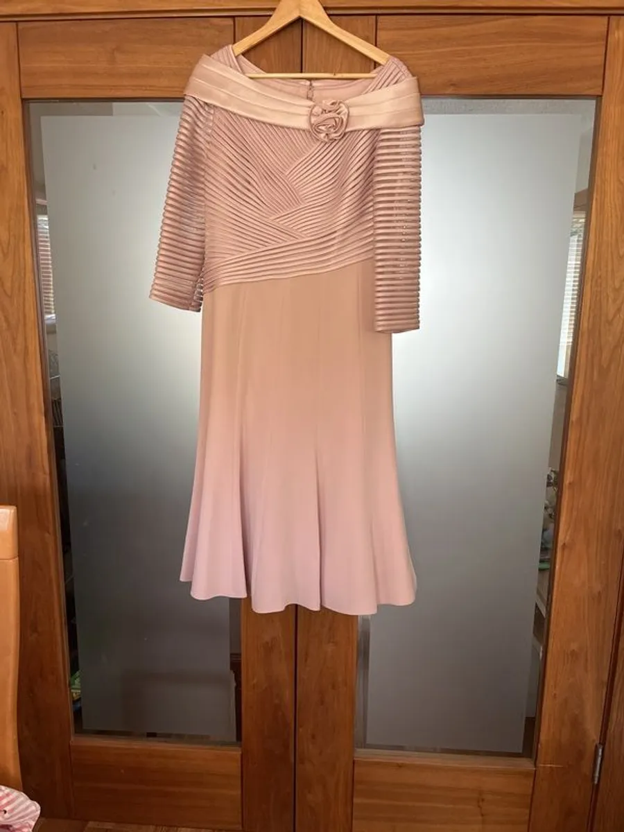 mother of the bride - Image 1