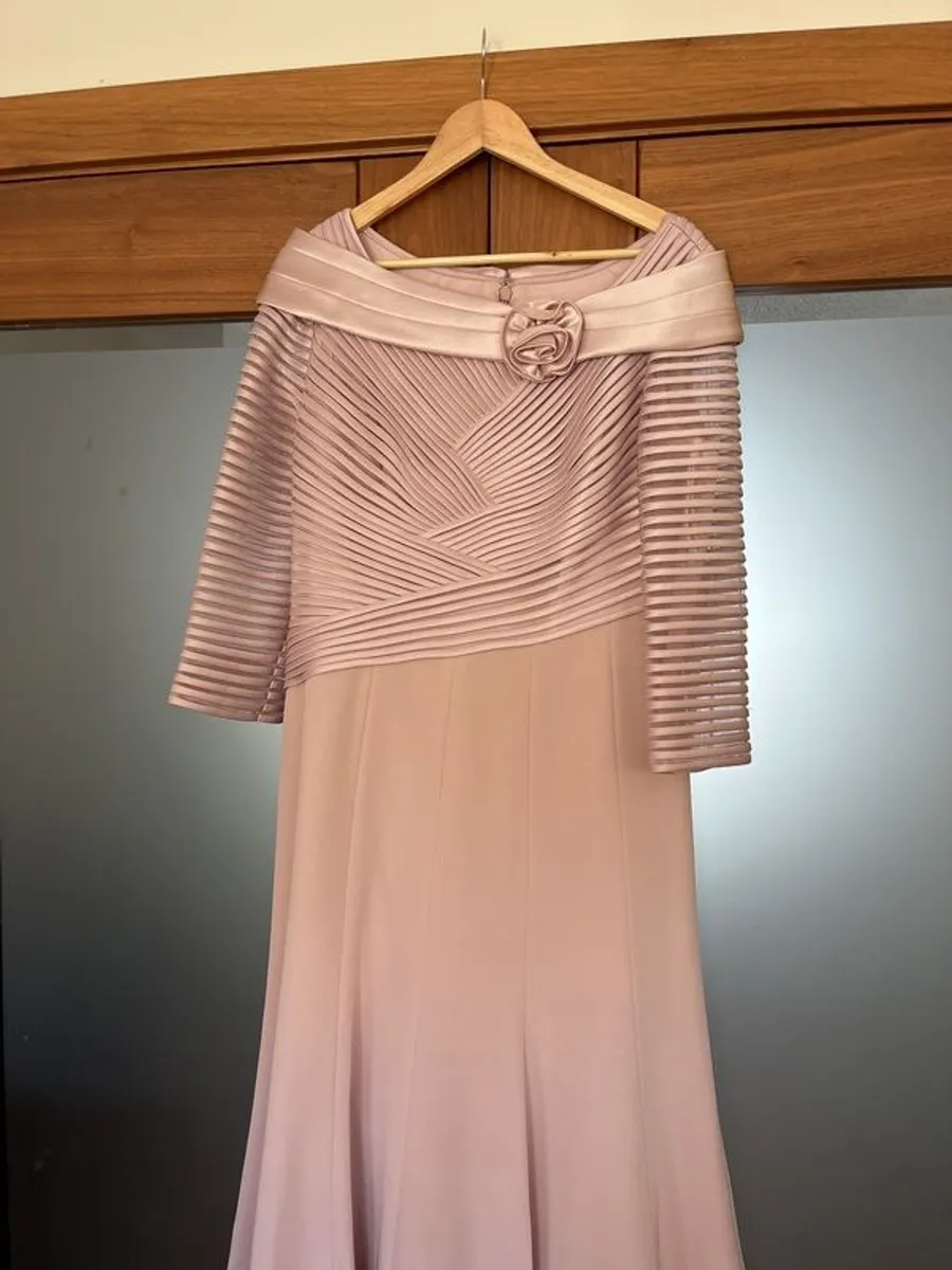 mother of the bride - Image 2