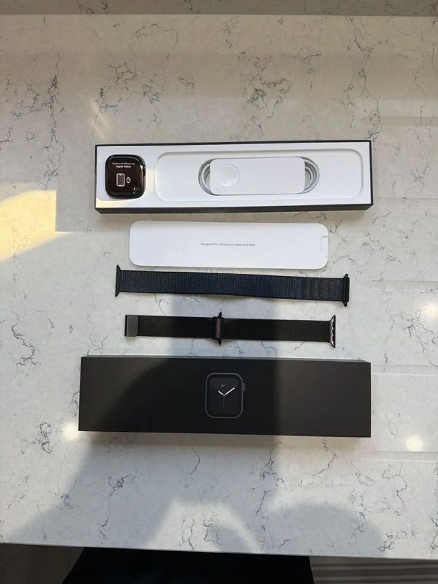 Apple Watch Nike edition 40mm Series 6 - Image 2