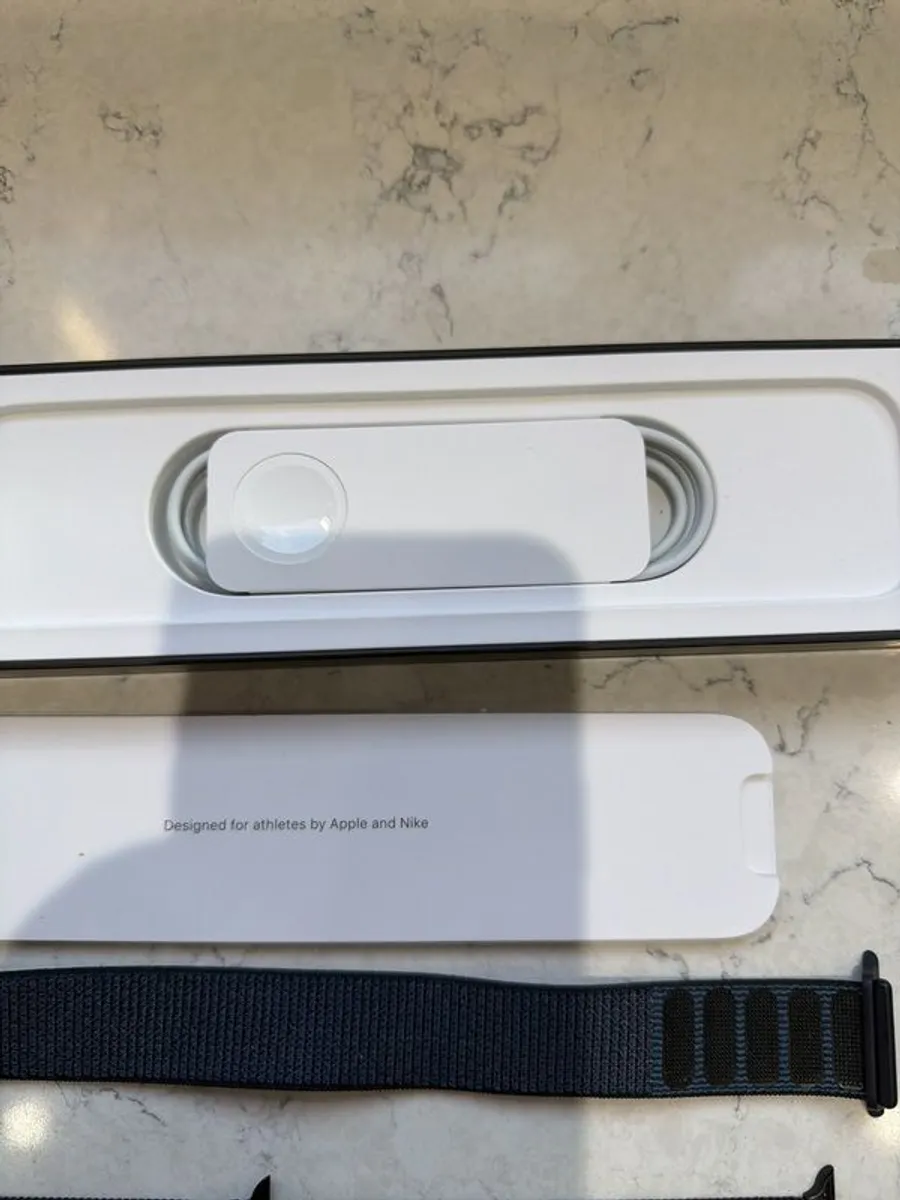 Apple Watch Nike edition 40mm Series 6 - Image 3