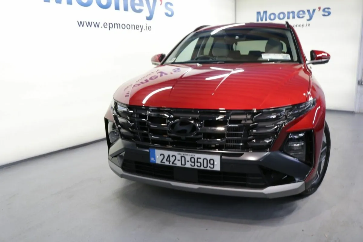 Hyundai Tucson EXECUTIVE PLUS 1.6L DIESEL SUV - Image 2