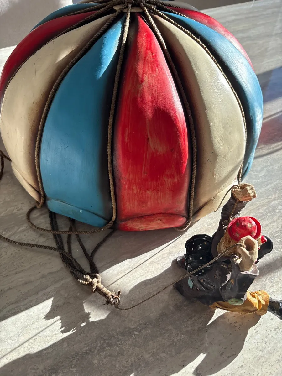 Mid century clown on parachute - Image 4