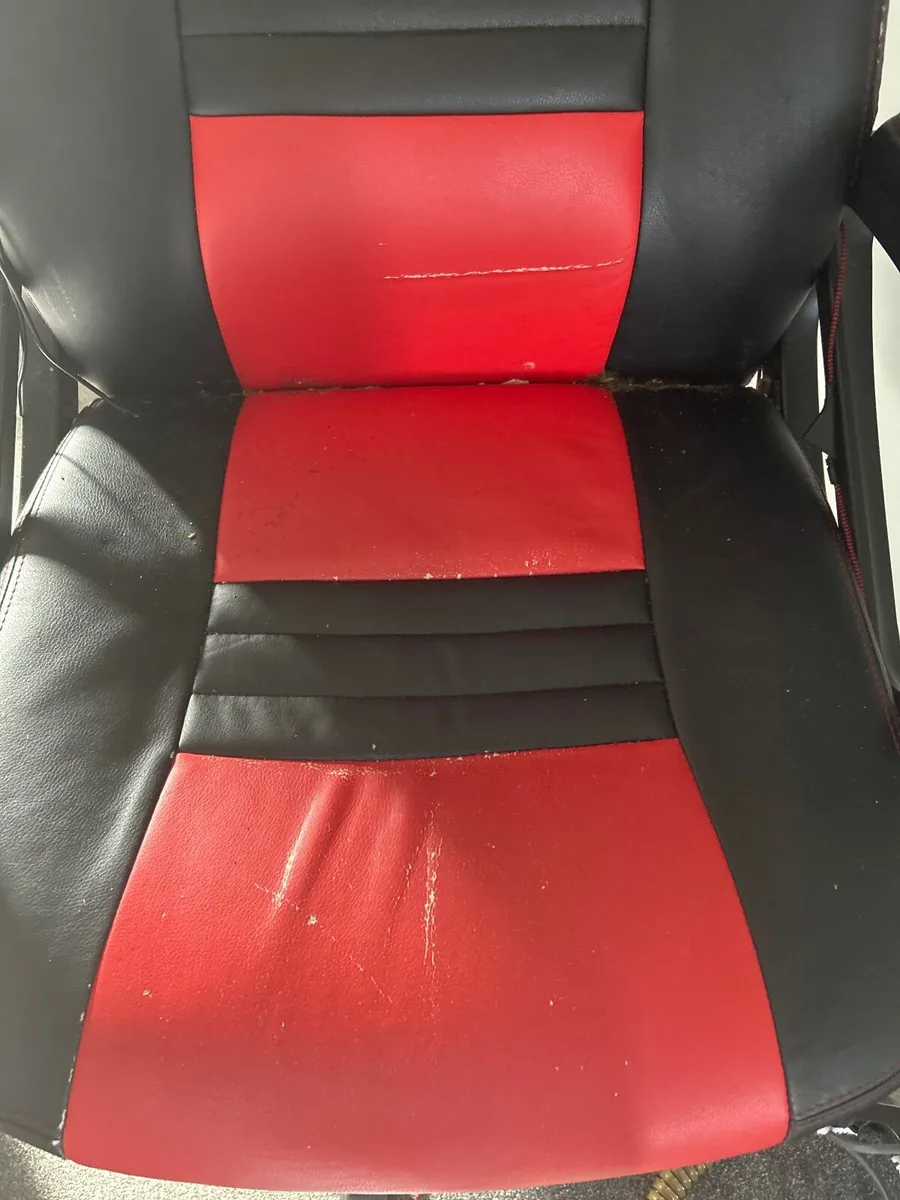 Gaming chair - Image 2