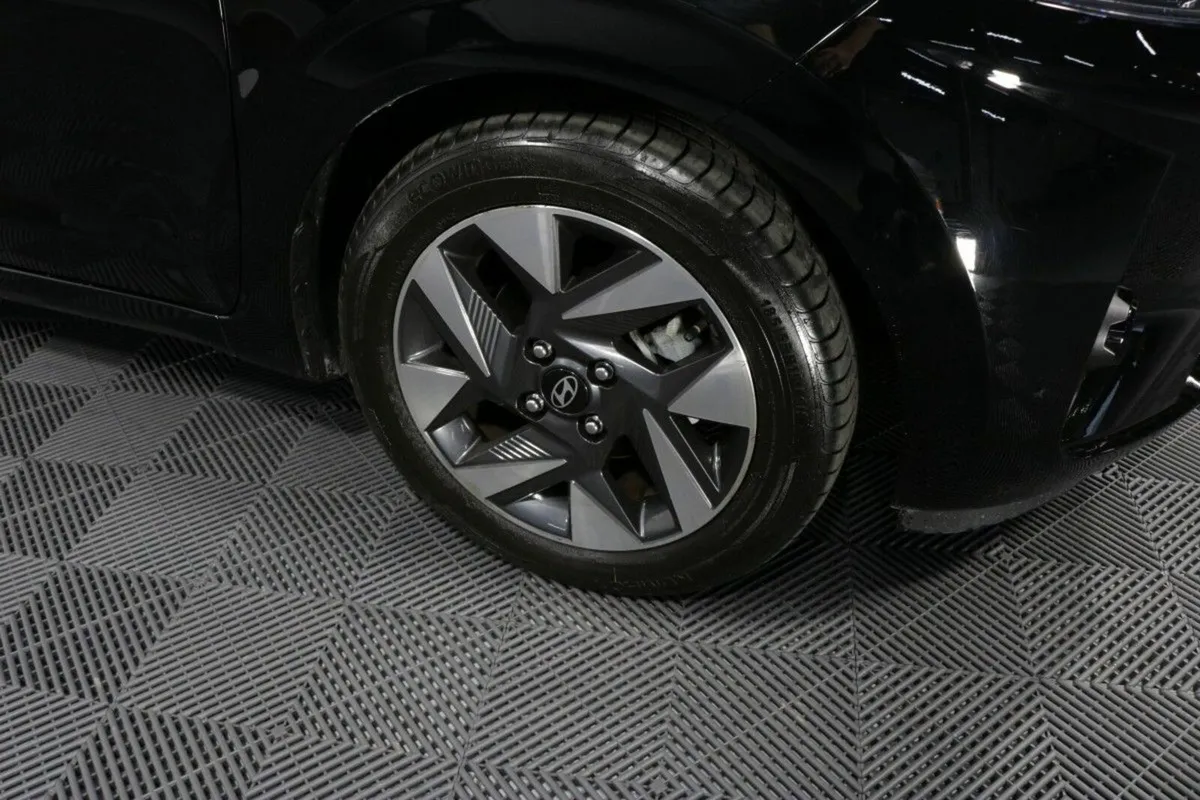 Hyundai i10 DELUXE PLUS 1.0L PETROL HATCHBACK - Image 3