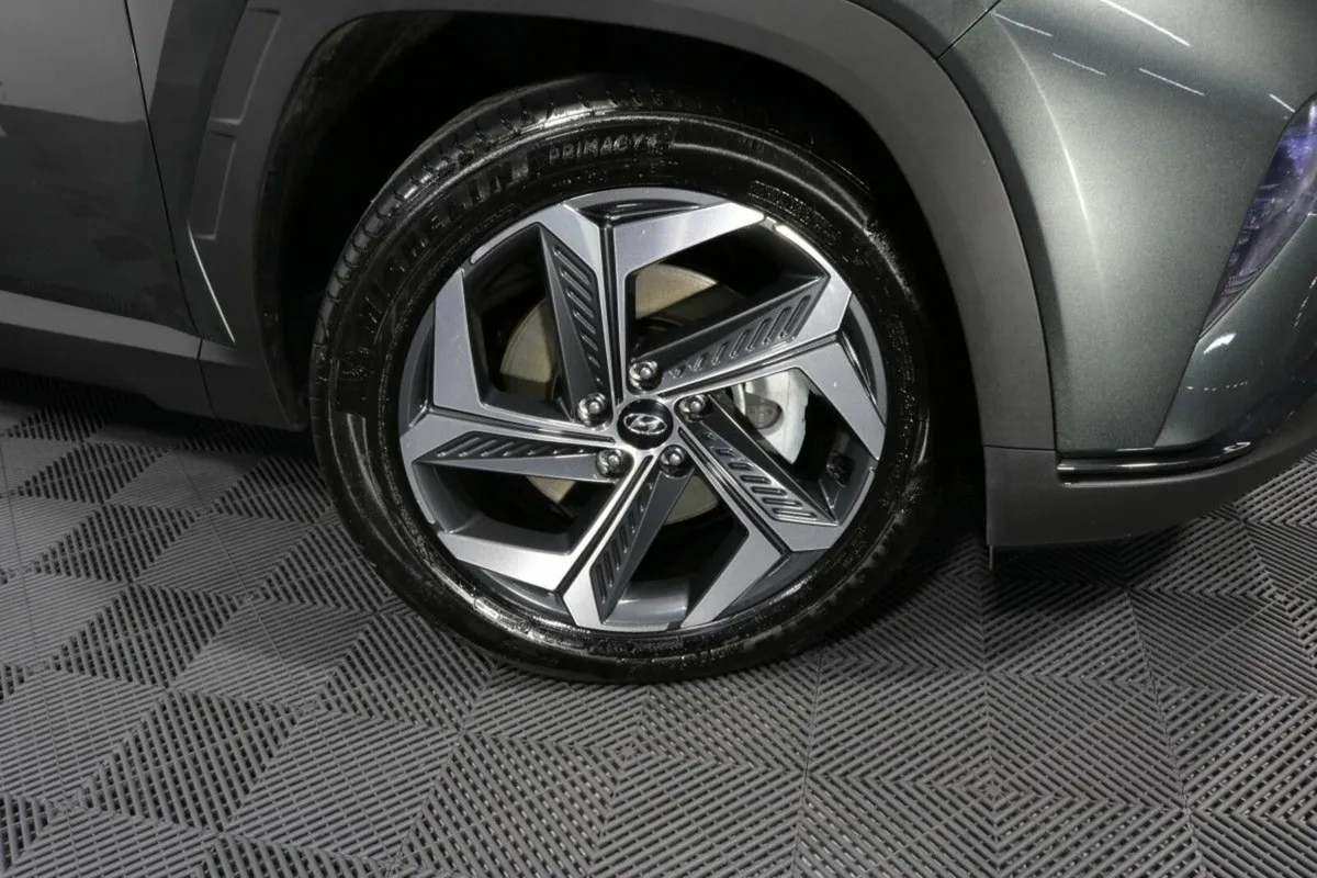 Hyundai Tucson PLUG IN HYBRID EX DEMO EXECUTIVE PL - Image 4