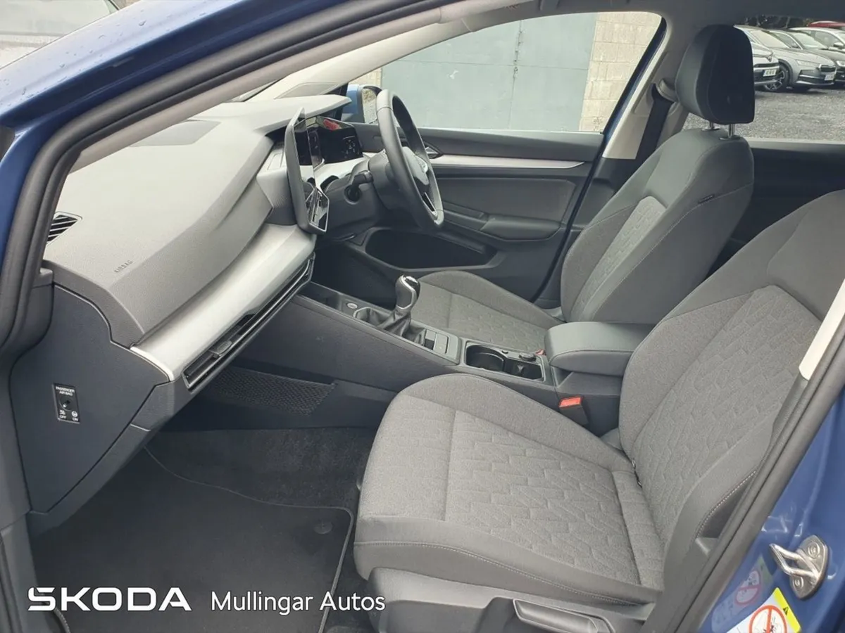 Volkswagen Golf Golf Launch Edition 2.0 TDI 115HP - Image 4