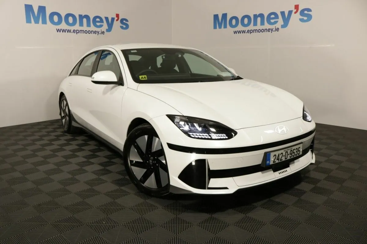 Hyundai IONIQ 6 SIGNATURE EX DEMO 77 kWh EV SALOON - Image 1