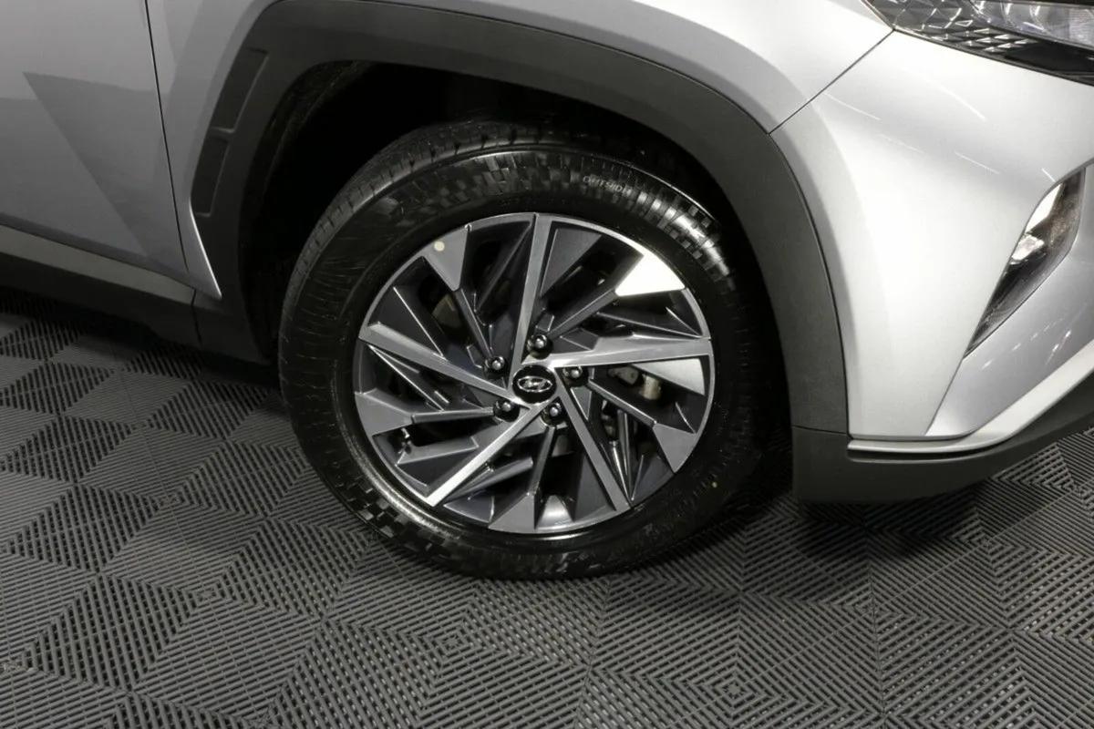 Hyundai Tucson EXECUTIVE 1.6L DIESEL SUV - Image 3