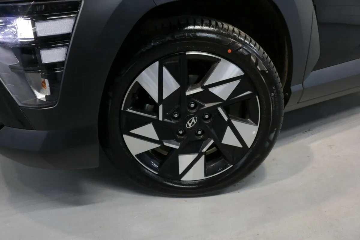 Hyundai KONA HYBRID ELEGANCE - EX DEMO - 1.6L PETR - Image 3