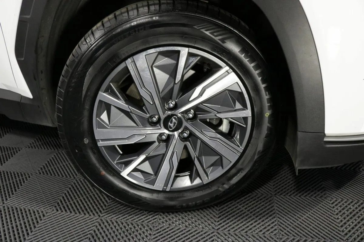 Hyundai Tucson HYBRID COMFORT PLUS 1.6L PETROL AUT - Image 3