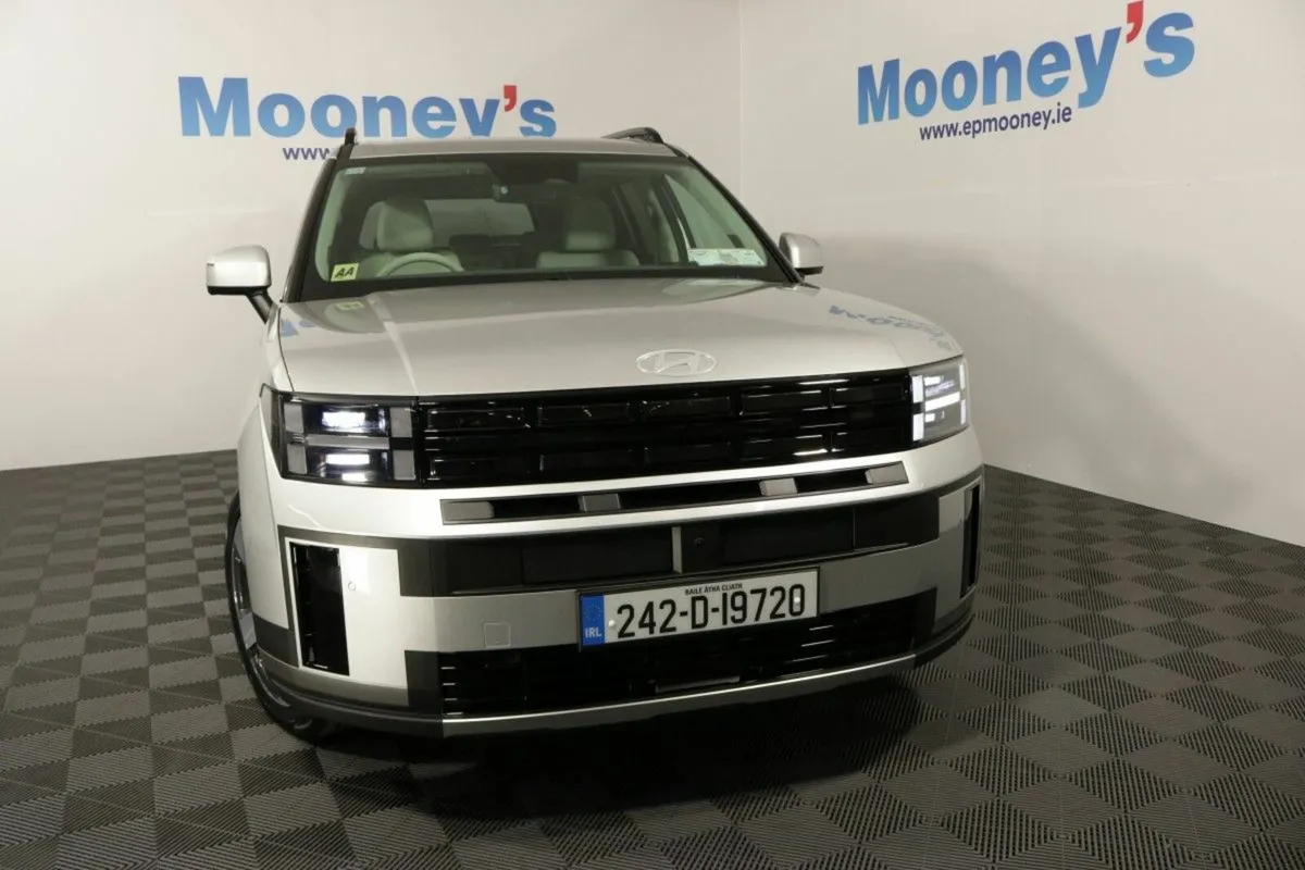 Hyundai Santa Fe PREMIUM PLUG IN HYBRID 1.6L AUTOM - Image 2