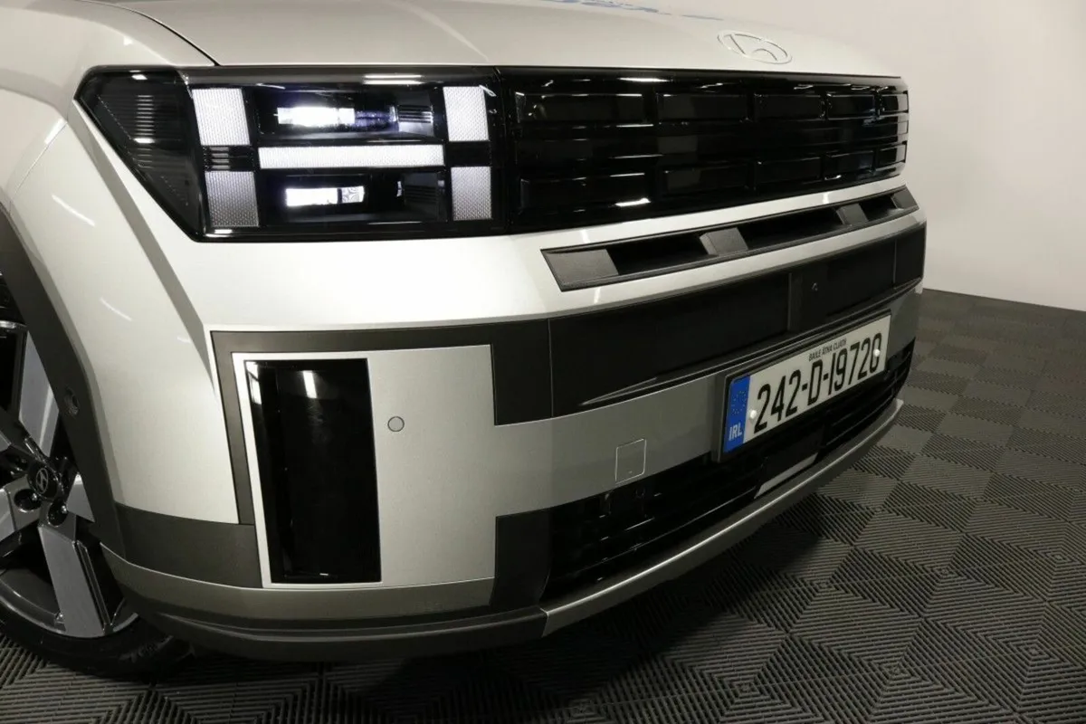 Hyundai Santa Fe PREMIUM PLUG IN HYBRID 1.6L AUTOM - Image 3