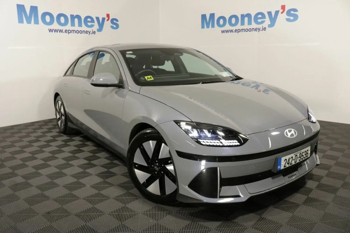 Hyundai IONIQ 6 SIGNATURE 53 kWh EV SALOON - Image 1