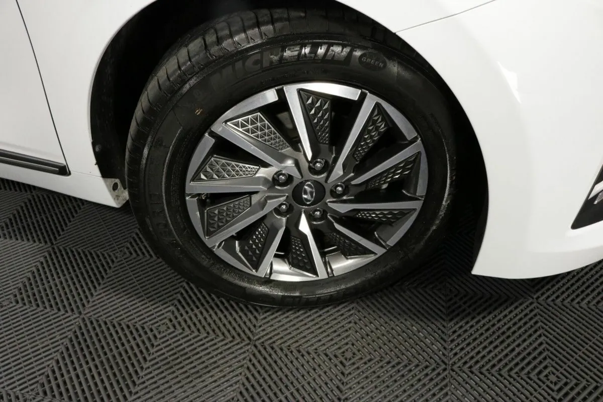 Hyundai IONIQ Electric Premium 38 KwH EV - Image 3