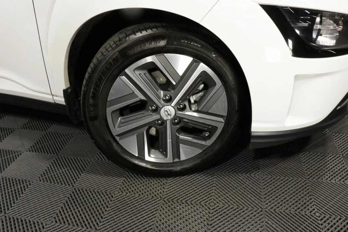 Hyundai KONA ELECTRIC EX DEMO PREMIUM 64 kWh EV - Image 3