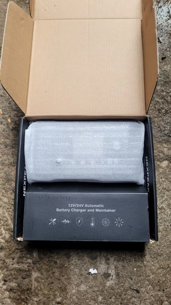 NEW Nexpeak 12v/24v automatic charger/maintainer - Image 2