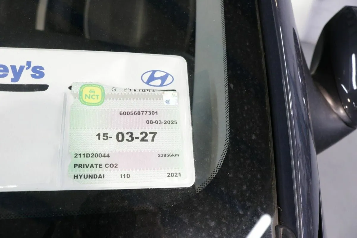 Hyundai i10 DELUXE 1.0L PETROL HATCHBACK - Image 3