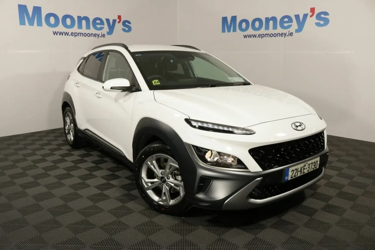Hyundai KONA EXECUTIVE 1.0L PETROL COMPACT SUV - Image 1