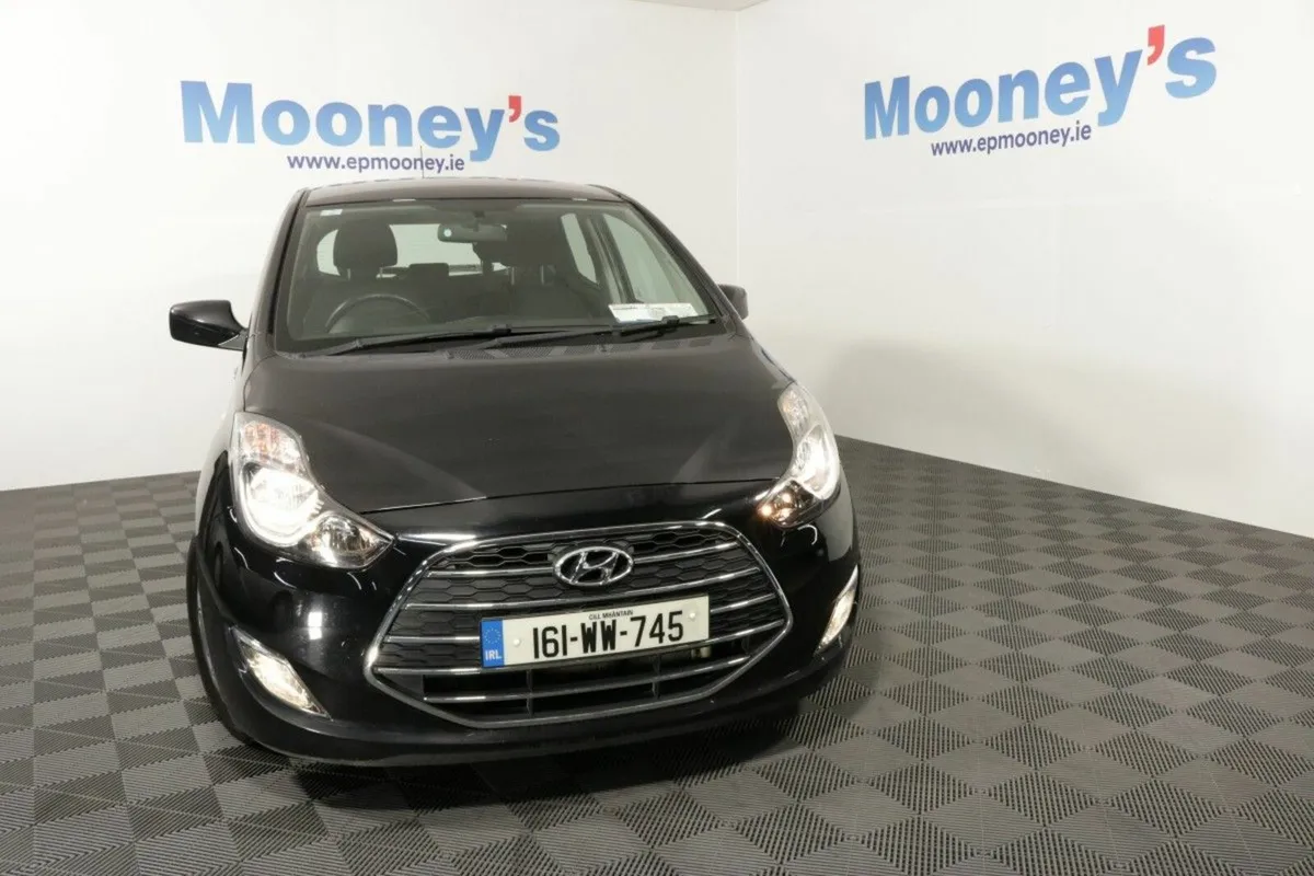 Hyundai ix20 DELUXE 1.4L PETROL HATCHBACK - Image 2
