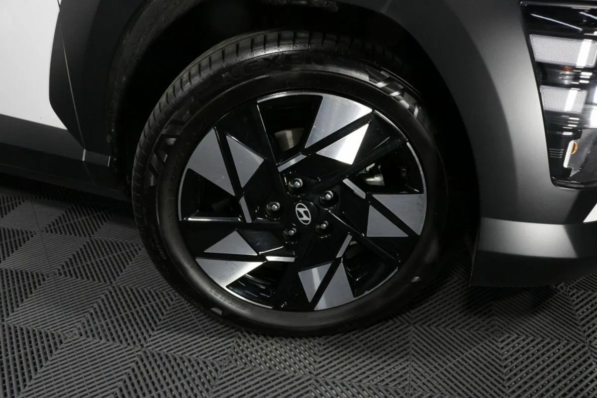 Hyundai KONA HYBRID ELEGANCE 1.6L PETROL AUTOMATIC - Image 4