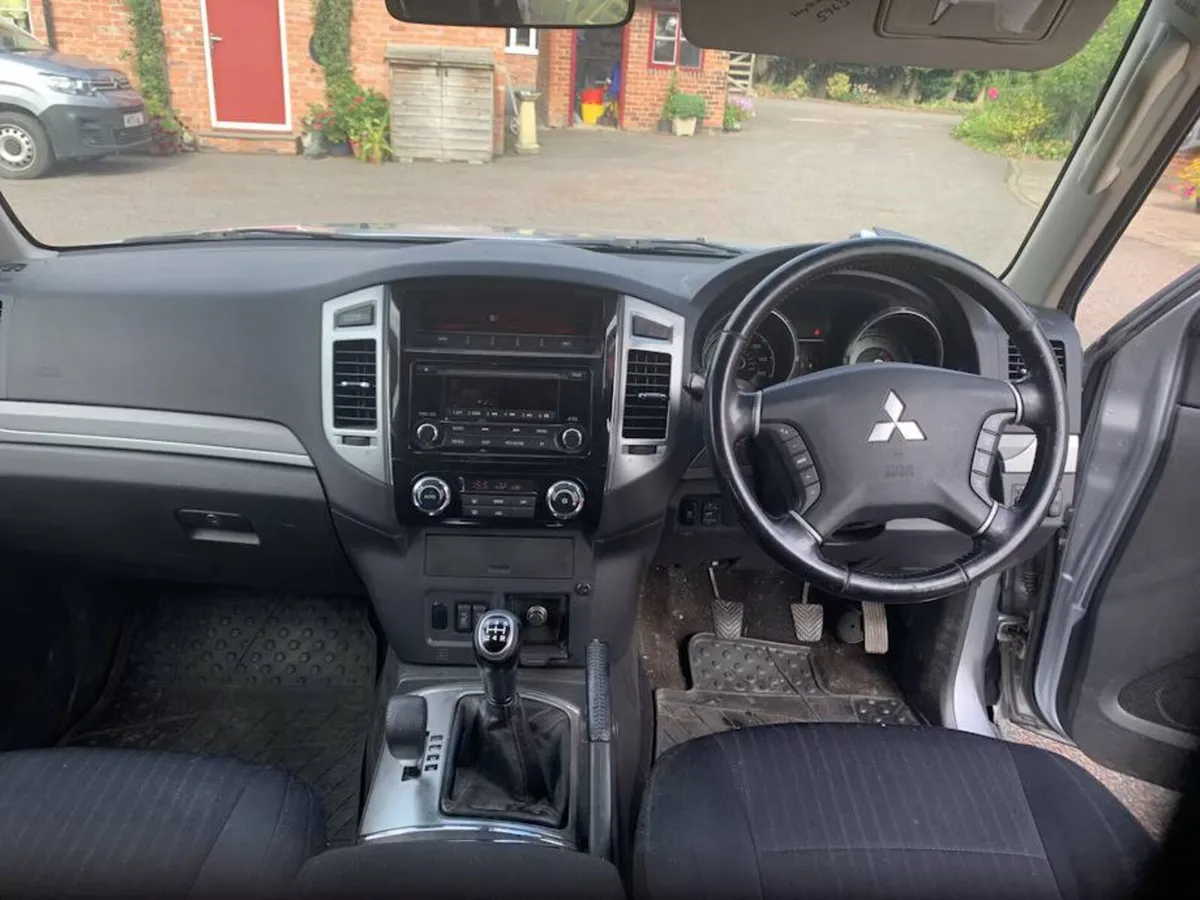2015 Mitsubishi Shogun 3.2 4WORK SG2 SWB Manual - Image 3