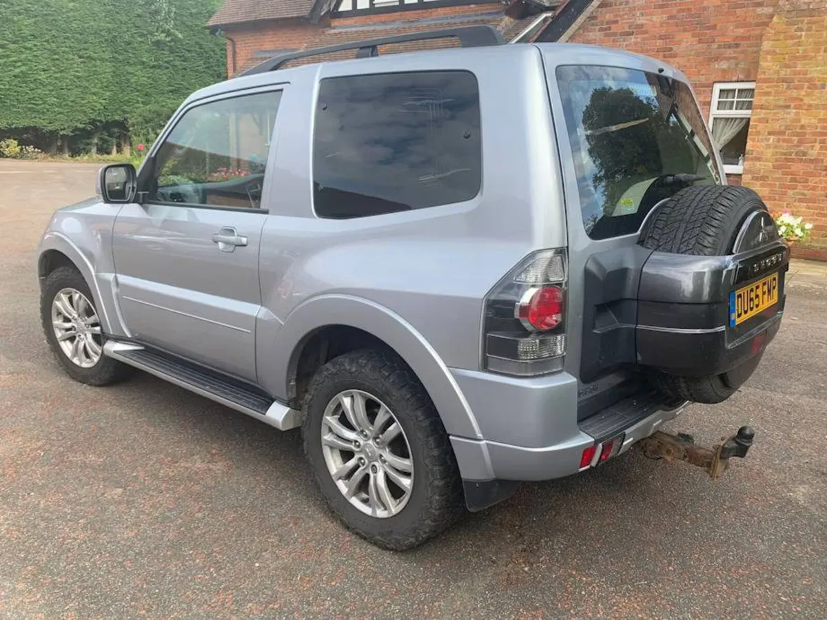 2015 Mitsubishi Shogun 3.2 4WORK SG2 SWB Manual - Image 2