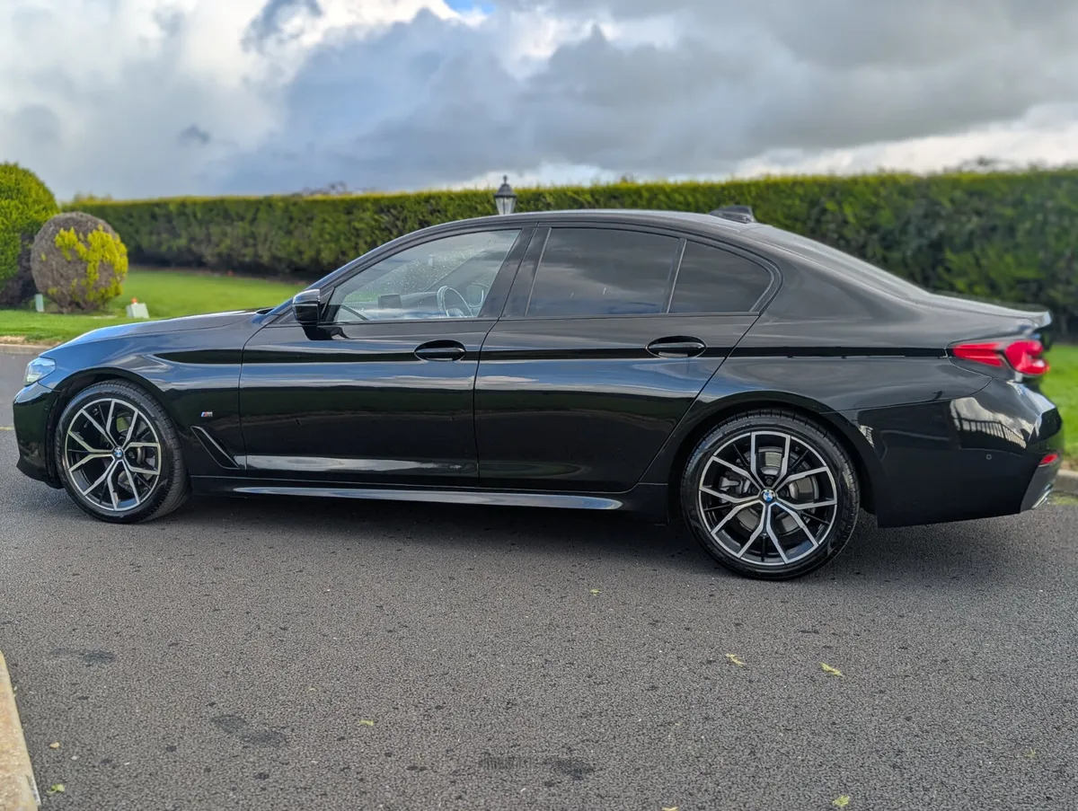 2022  BMW 520d M-Sport LCI MHEV - Image 4