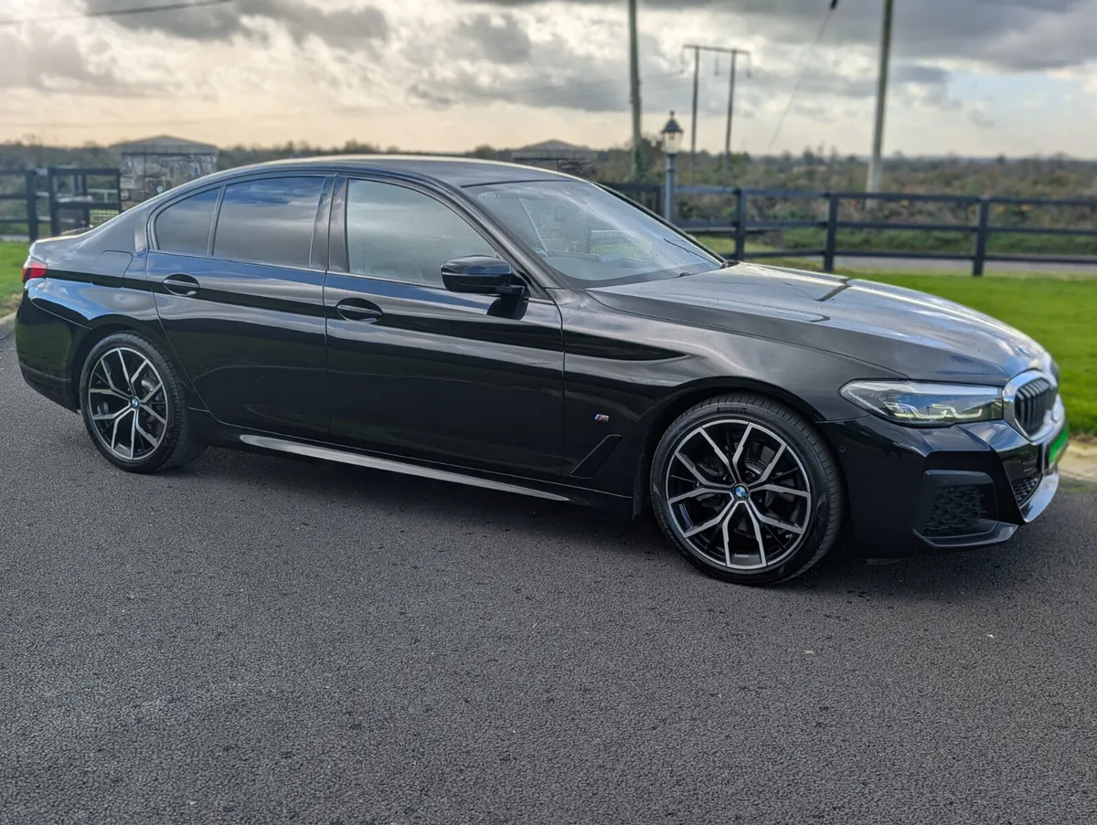 2022  BMW 520d M-Sport LCI MHEV - Image 2