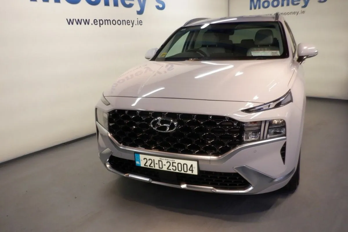 Hyundai Santa Fe PLUG IN HYBRID EXECUTIVE PLUS 1.6 - Image 2