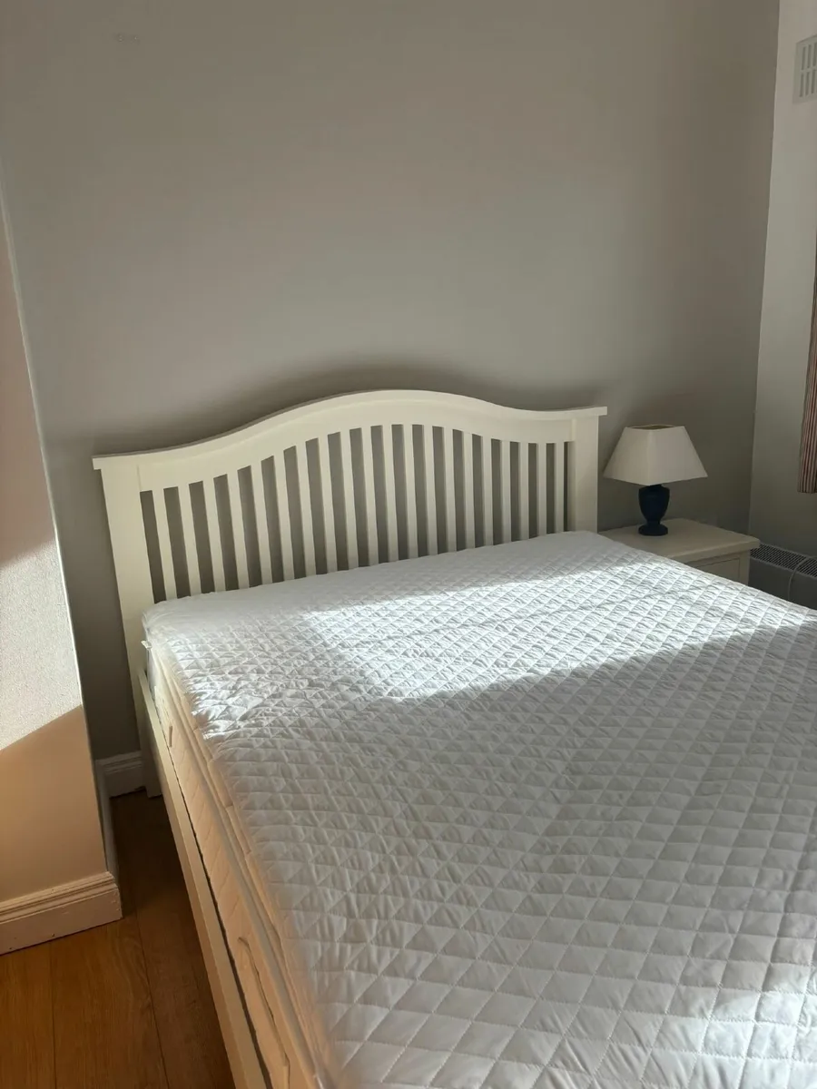 Bedroom suite - Image 2