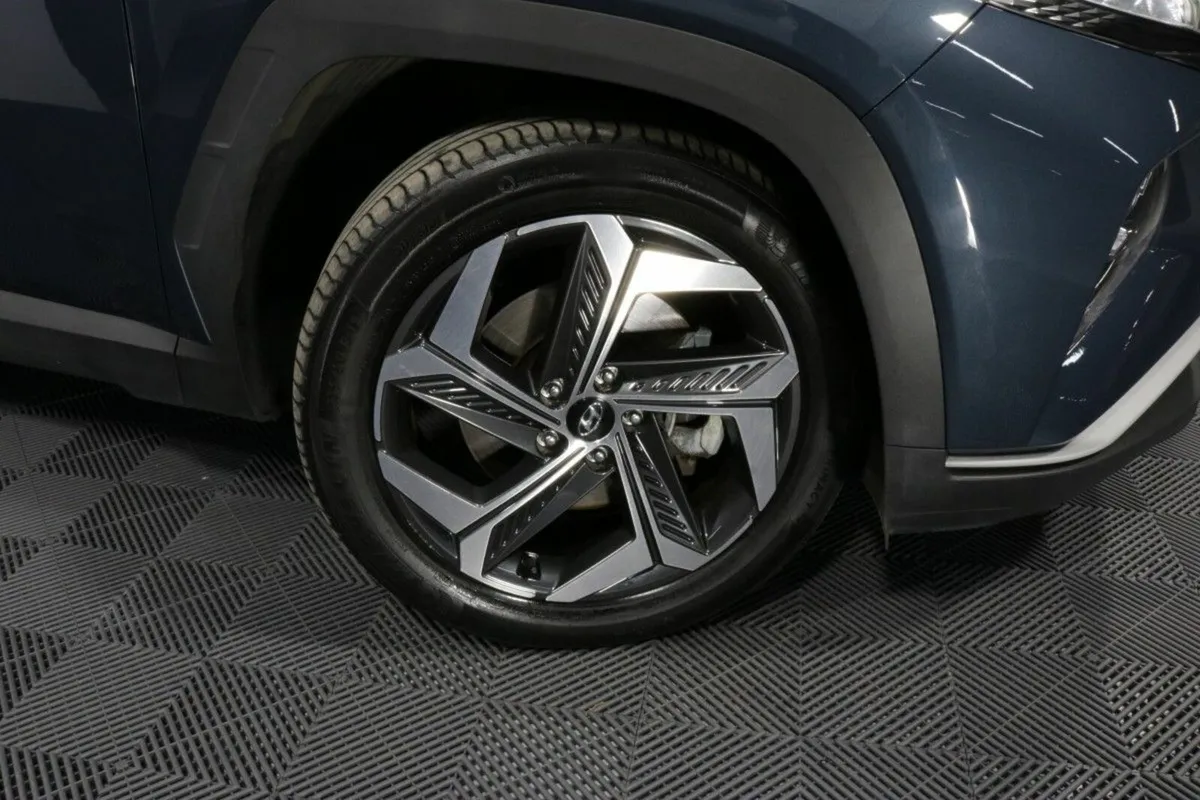 Hyundai Tucson PLUG IN HYBRID 4WD EXECUTIVE PLUS 1 - Image 3