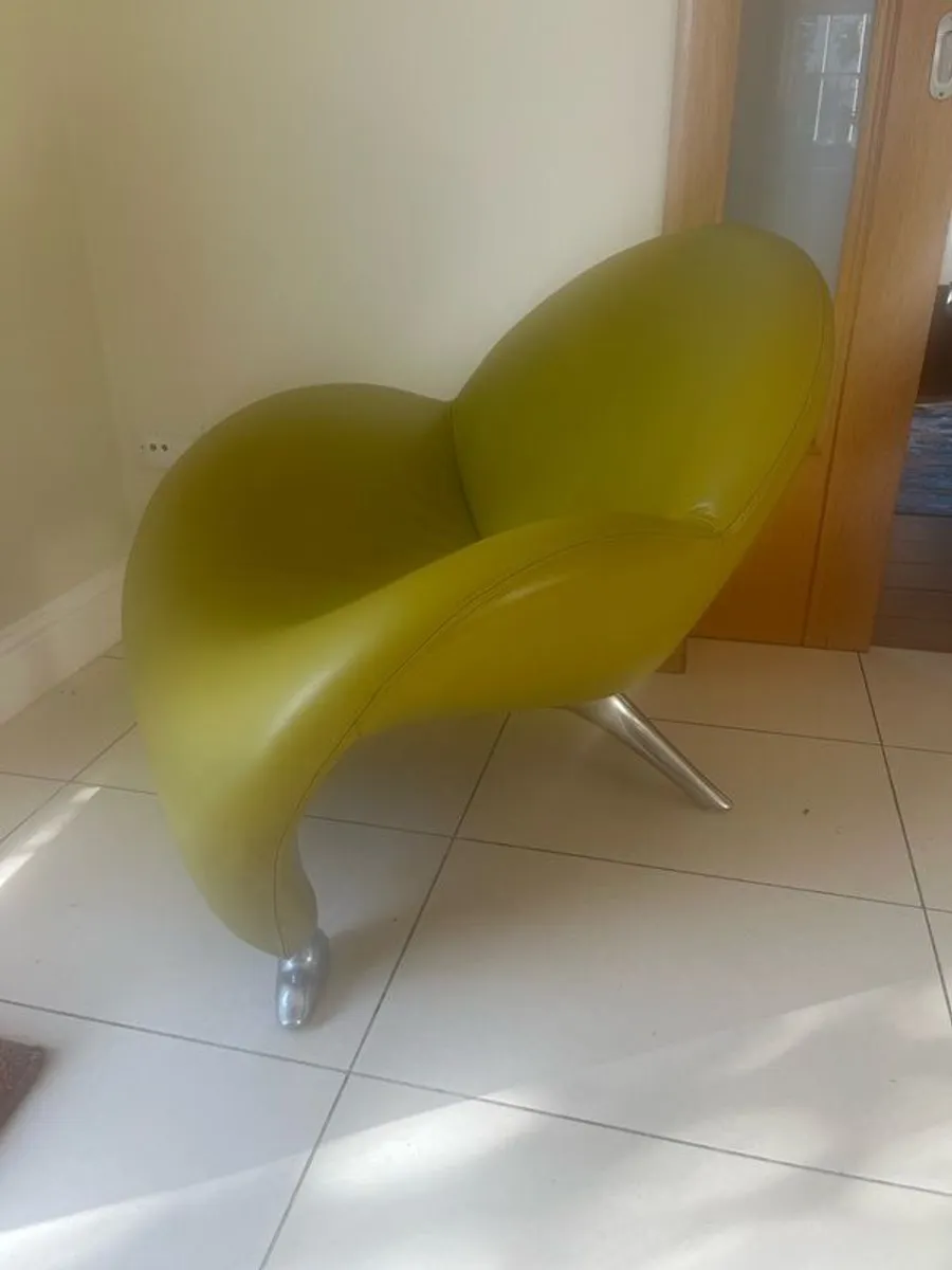 lounge chairs - Image 1