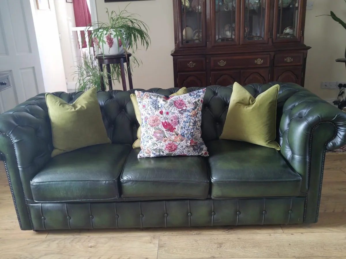 Chesterfield Suite - Image 1