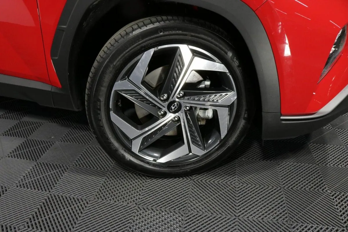 Hyundai Tucson PLUG IN HYBRID EXECUTIVE 4WD 1.6L P - Image 3