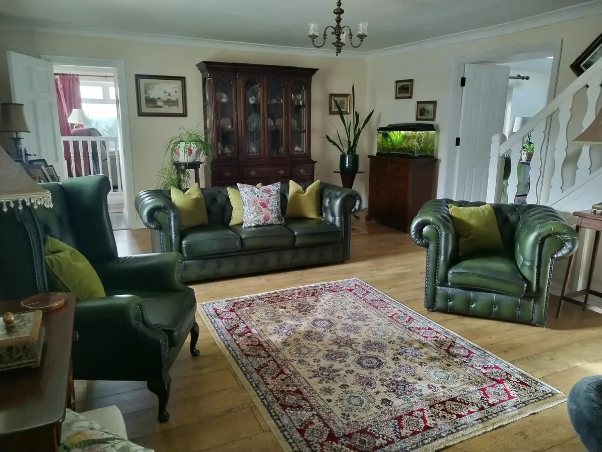 Chesterfield Suite - Image 3