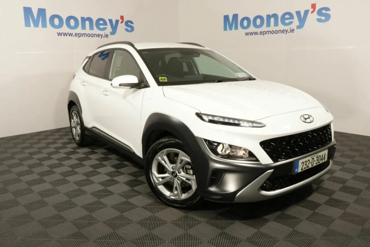 Hyundai KONA EXECUTIVE 1.0L PETROL COMPACT SUV ** - Image 1