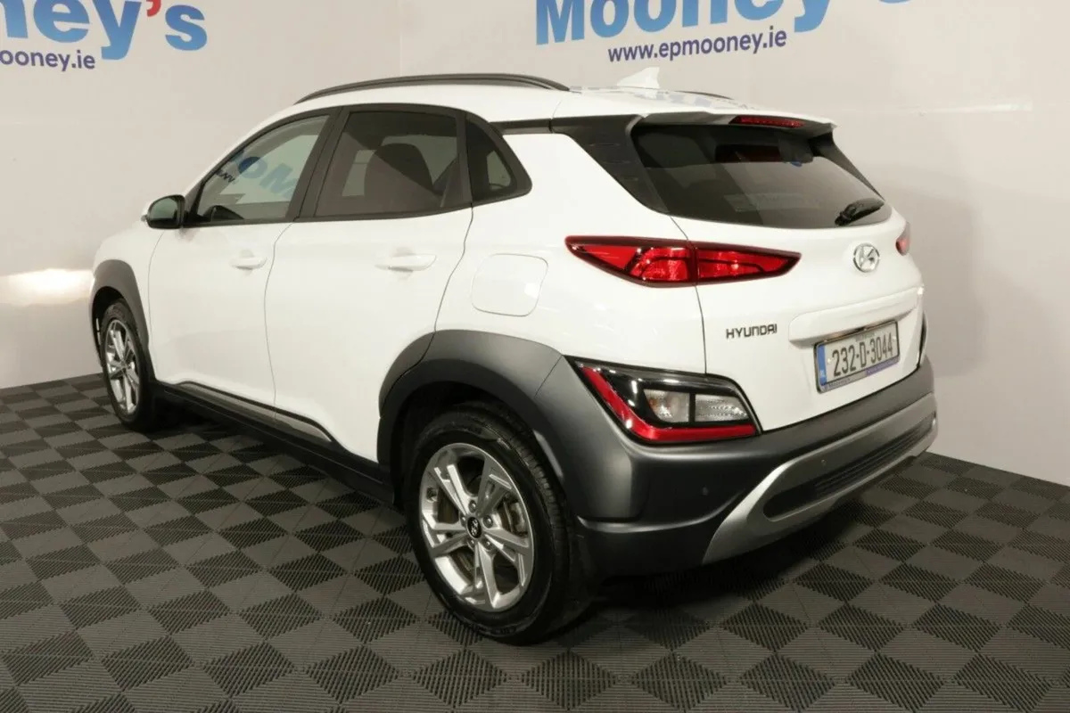 Hyundai KONA EXECUTIVE 1.0L PETROL COMPACT SUV ** - Image 4
