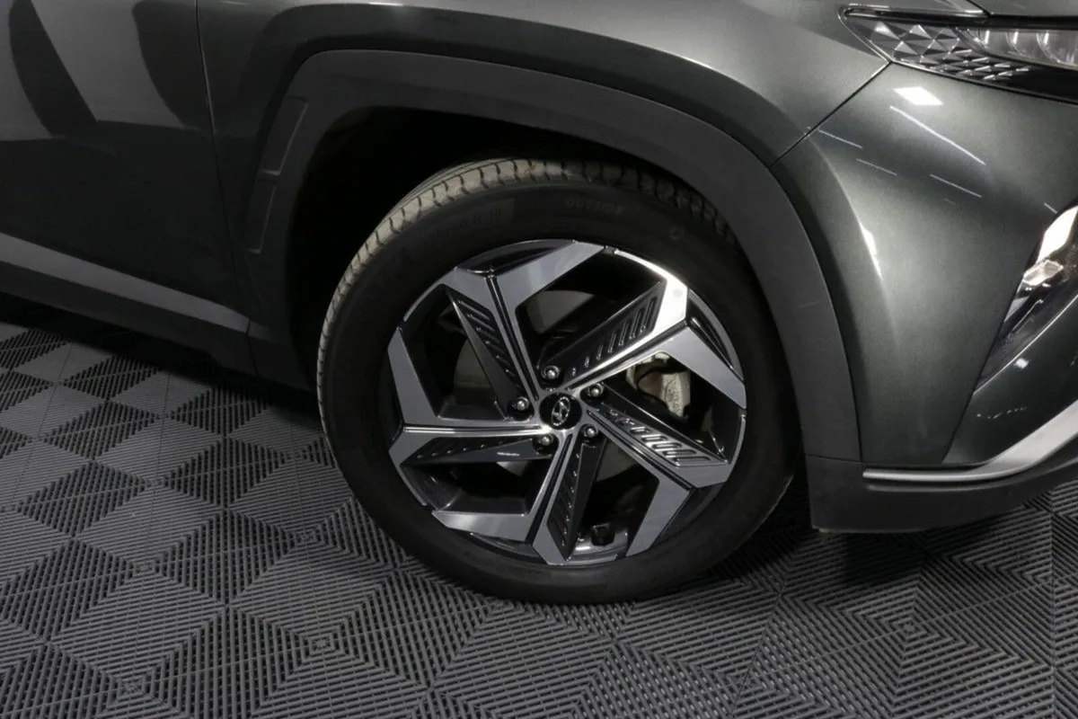 Hyundai Tucson PLUG IN HYBRID 4WD EXECUTIVE PLUS 1 - Image 3