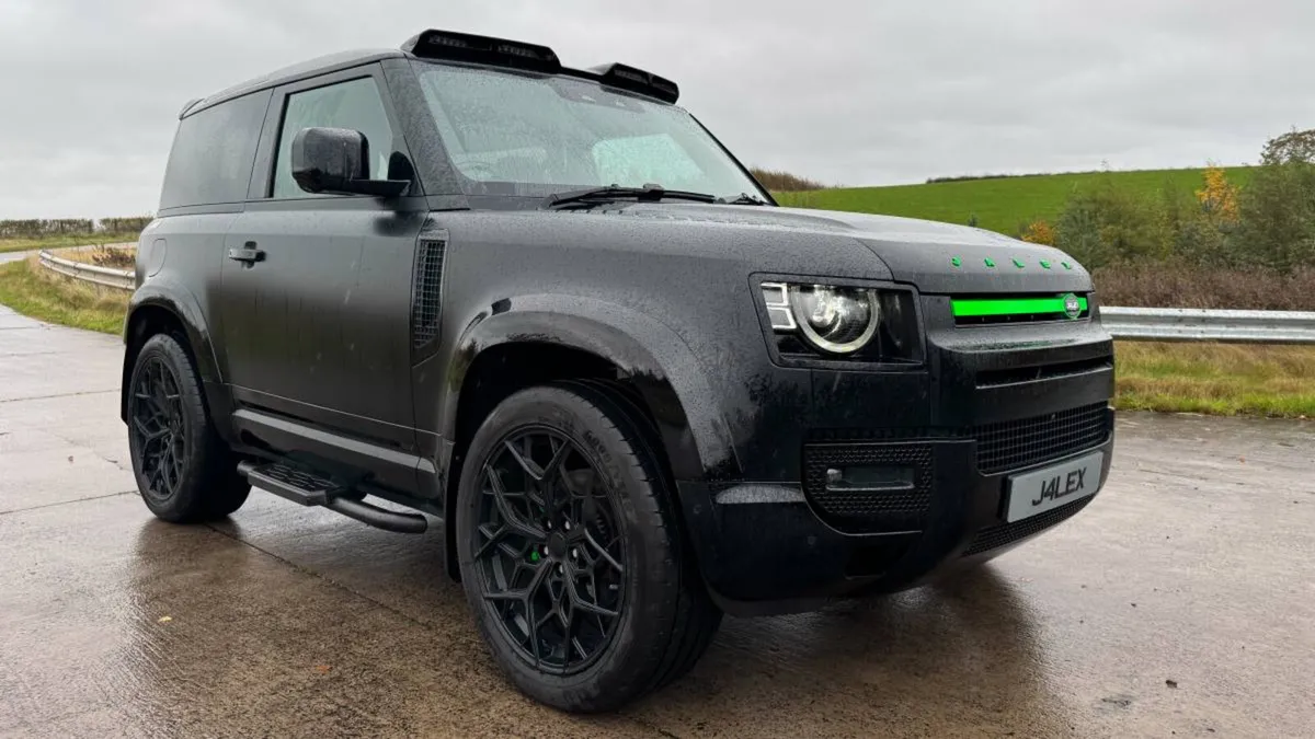 2021 Land Rover Defender 3.0 X-Dynamic SE Auto - Image 2