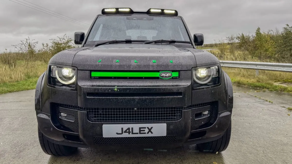 2021 Land Rover Defender 3.0 X-Dynamic SE Auto - Image 3